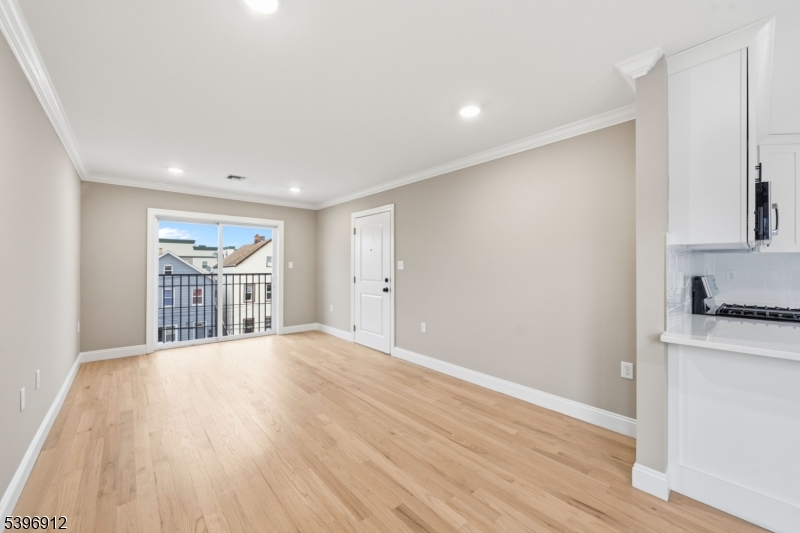 840 Martin Street Elizabeth, NJ 07201 - Photo 8 of 33