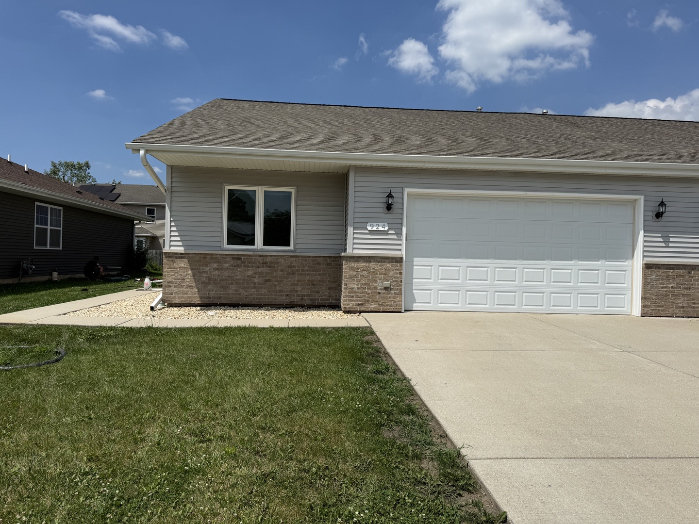 924 West Bergera Road Braidwood, IL 60408 - Photo 2 of 16
