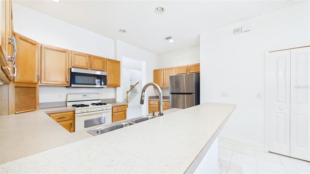 10024 New Parke Road Tampa, FL 33626 - Photo 14 of 64