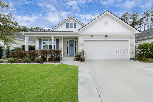 $440,000 | 17 Mainland Lakes Drive, Bluffton, SC 29910