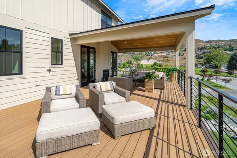 $1,749,998 | 203 Bluebell Lane, Chelan, WA 98816