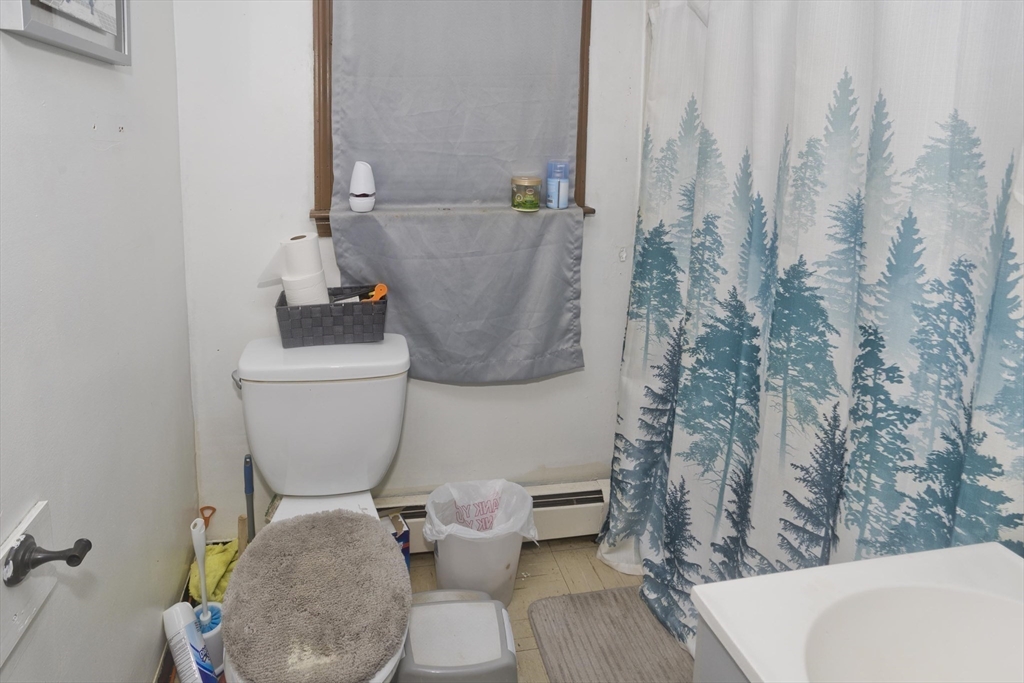52 Orlando Street Springfield, MA 01108 - Photo 25 of 29