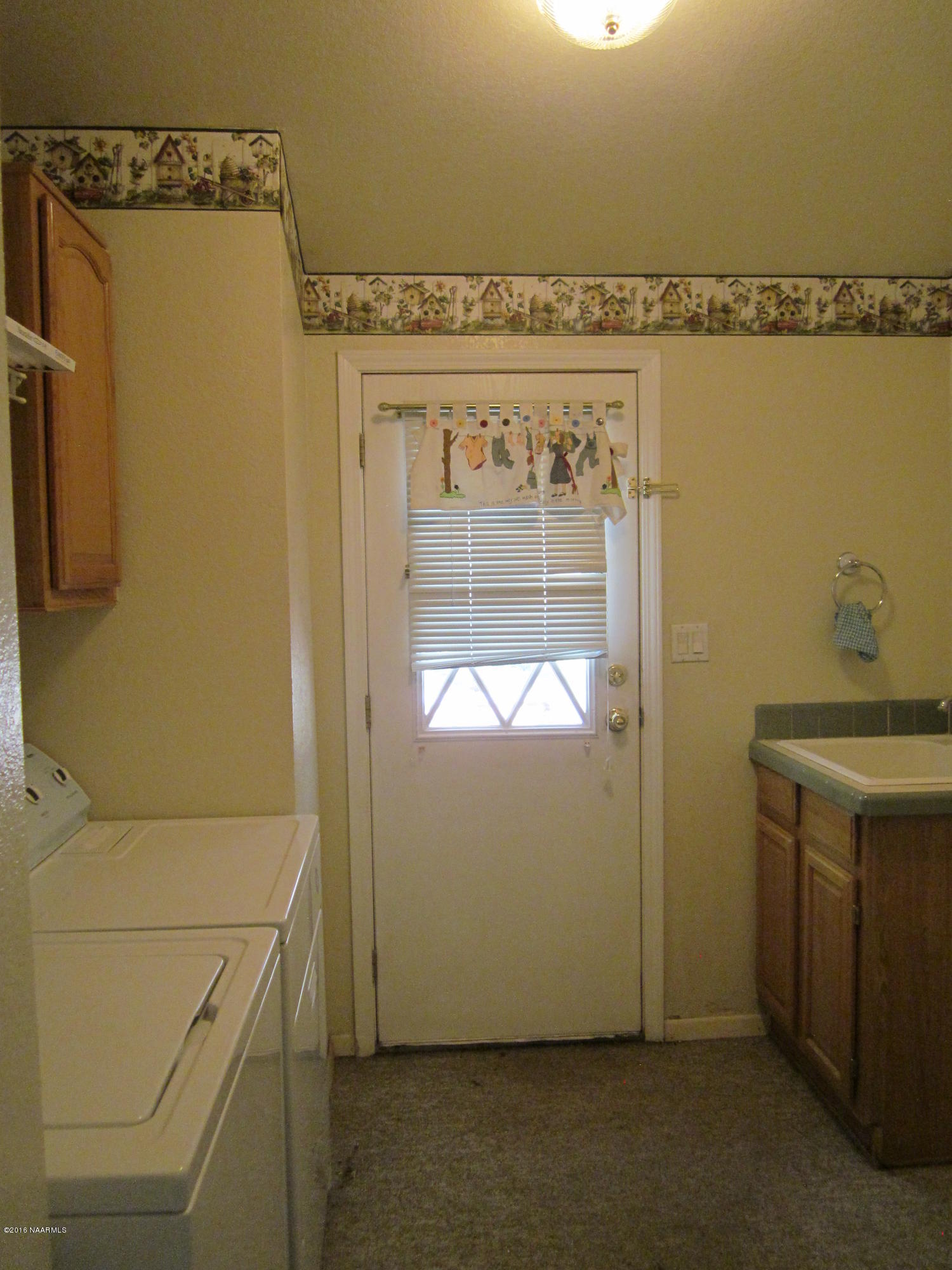 6916 North Spring Valley Road Parks, AZ 86018 - Photo 23 of 29 laundryroom