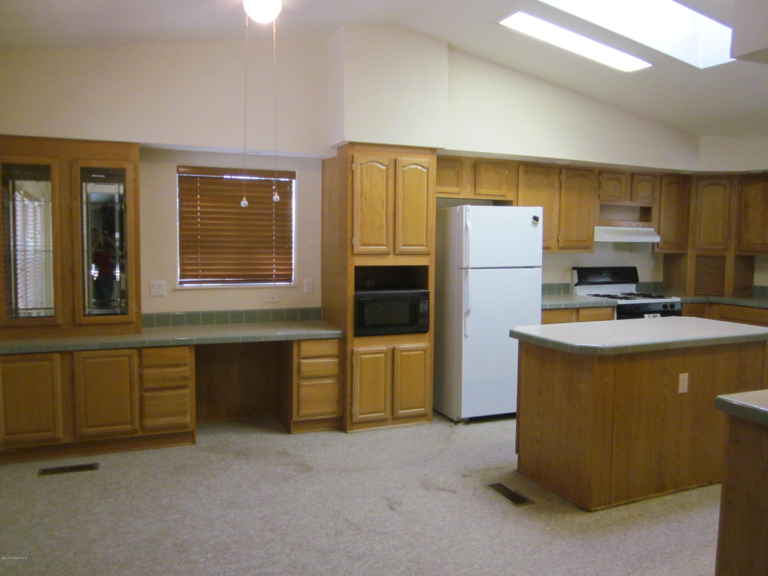 6916 North Spring Valley Road Parks, AZ 86018 - Photo 9 of 29 kitchen2