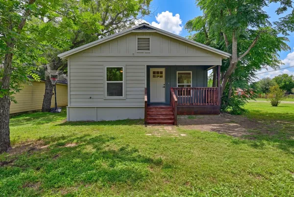 $237,000 | 709 South Polk Street, Giddings, TX 78942