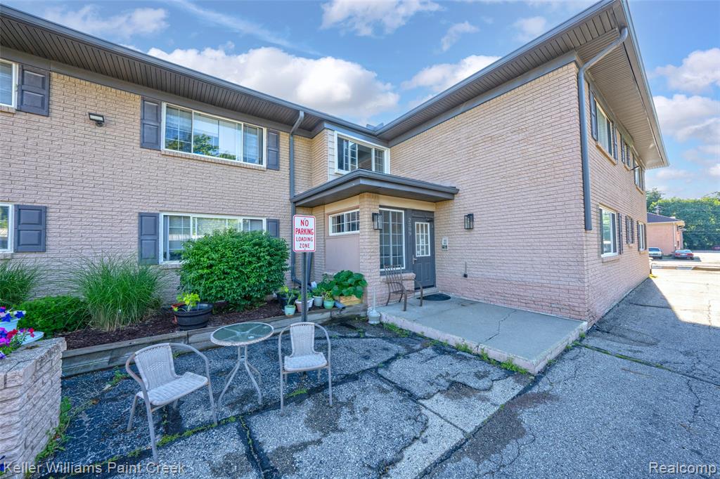 2309 Walton Boulevard, Unit 36 Rochester Hills, MI 48309 - Photo 2 of 24
