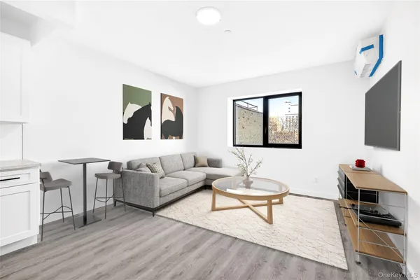 $2,635 | 2043 Webster Avenue | Tremont