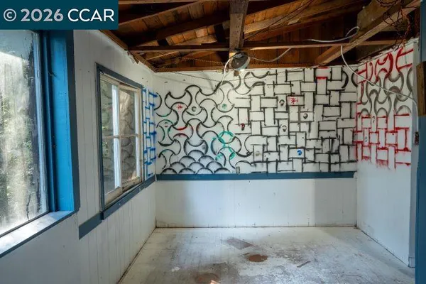 $325,000 | 17850 Santa Rosa Avenue, Guerneville, CA 95446