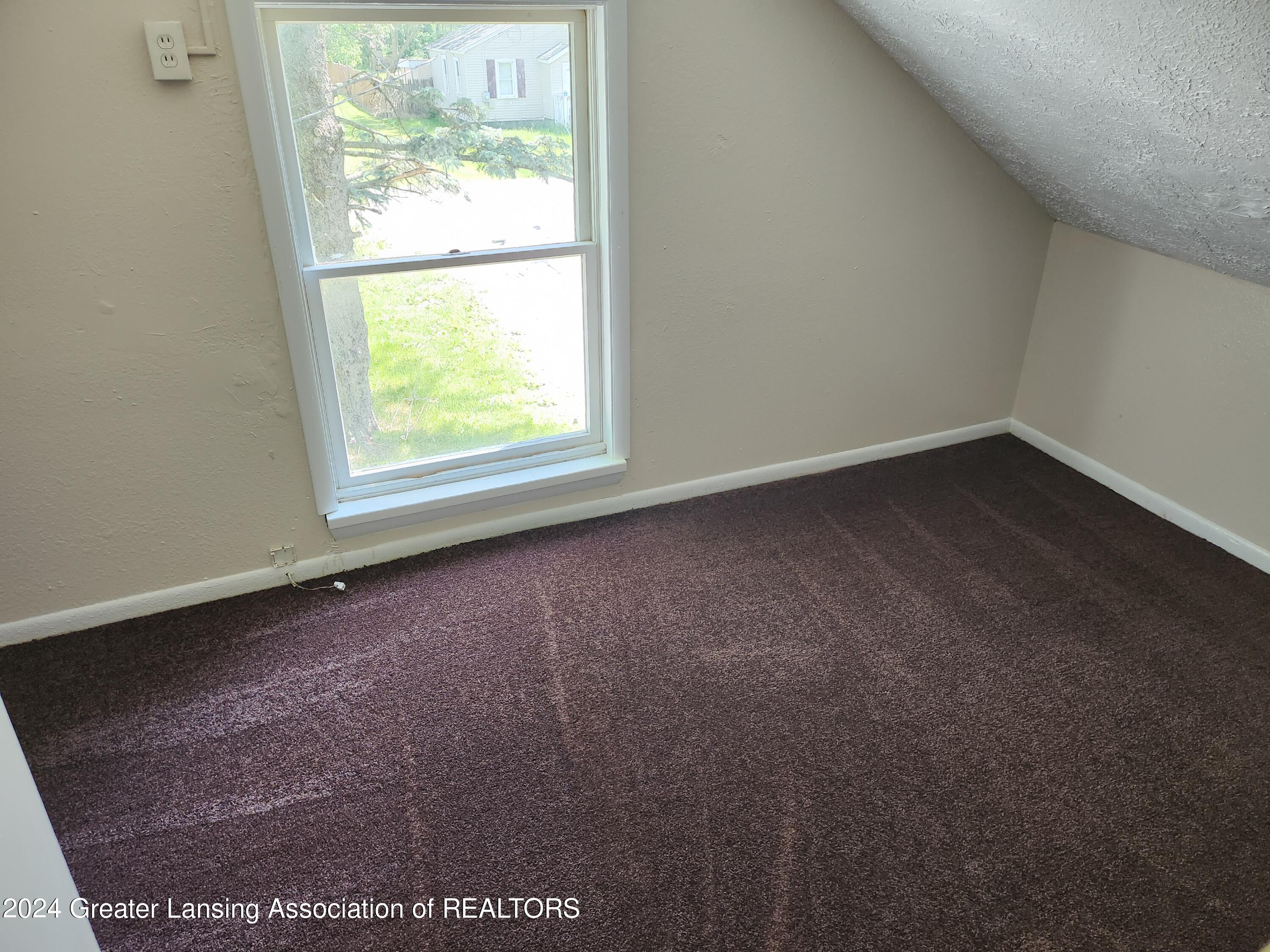 4722 Christiansen Road Lansing, MI 48910 - Photo 8 of 13 20240531_130625