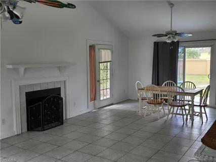 a view of an entryway and a livingroom