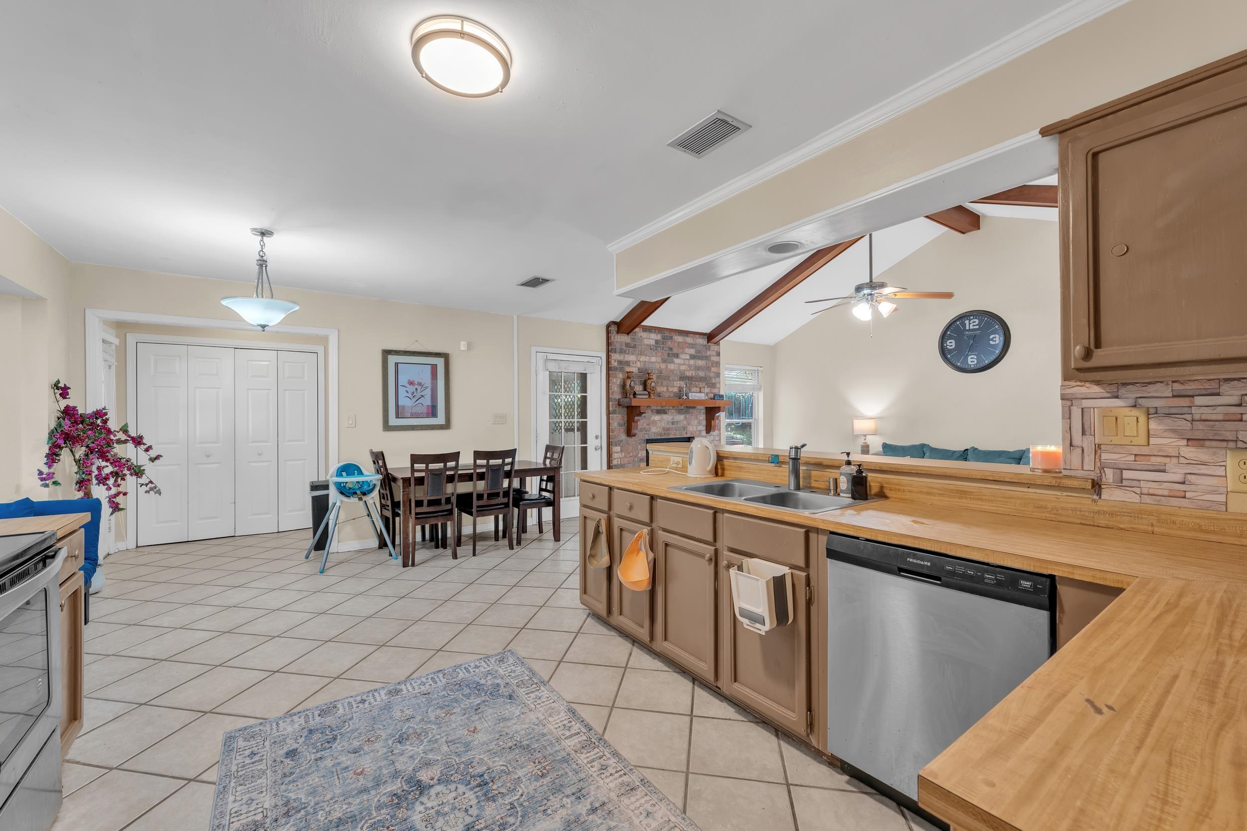 130 Chatam Loop Daphne, AL 36526 - Photo 10 of 26 Kitchen