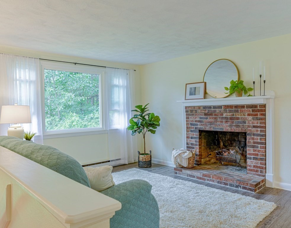 92 Lowell Road Pepperell, MA 01463 - Photo 4 of 36