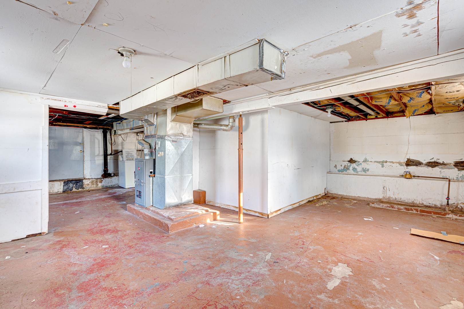 326 West Park Road Round Lake, IL 60073 - Photo 16 of 22 a view of a indoor garage