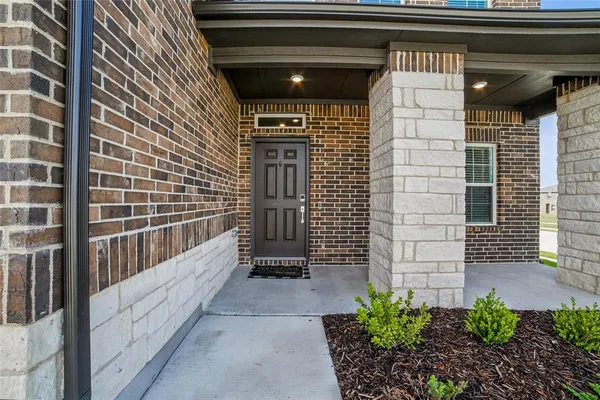 $429,990 | 809 Vineyard Way, Forney, TX 75126
