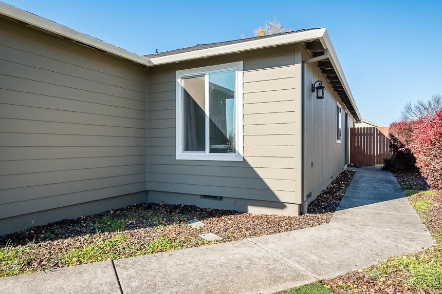 447 Montclair Way Eagle Point, OR 97524 - Photo 4 of 30 Additional Photo