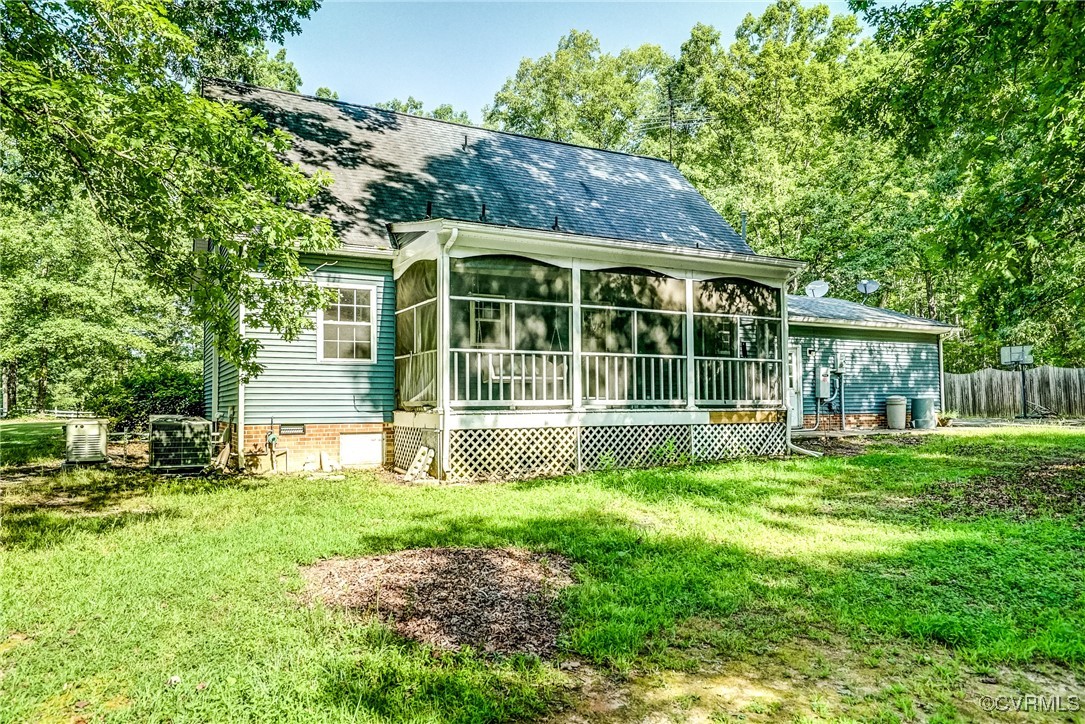 13800 Cross County Road Mineral, VA 23117 - Photo 43 of 47 a view of a house with a yard and sitting area
