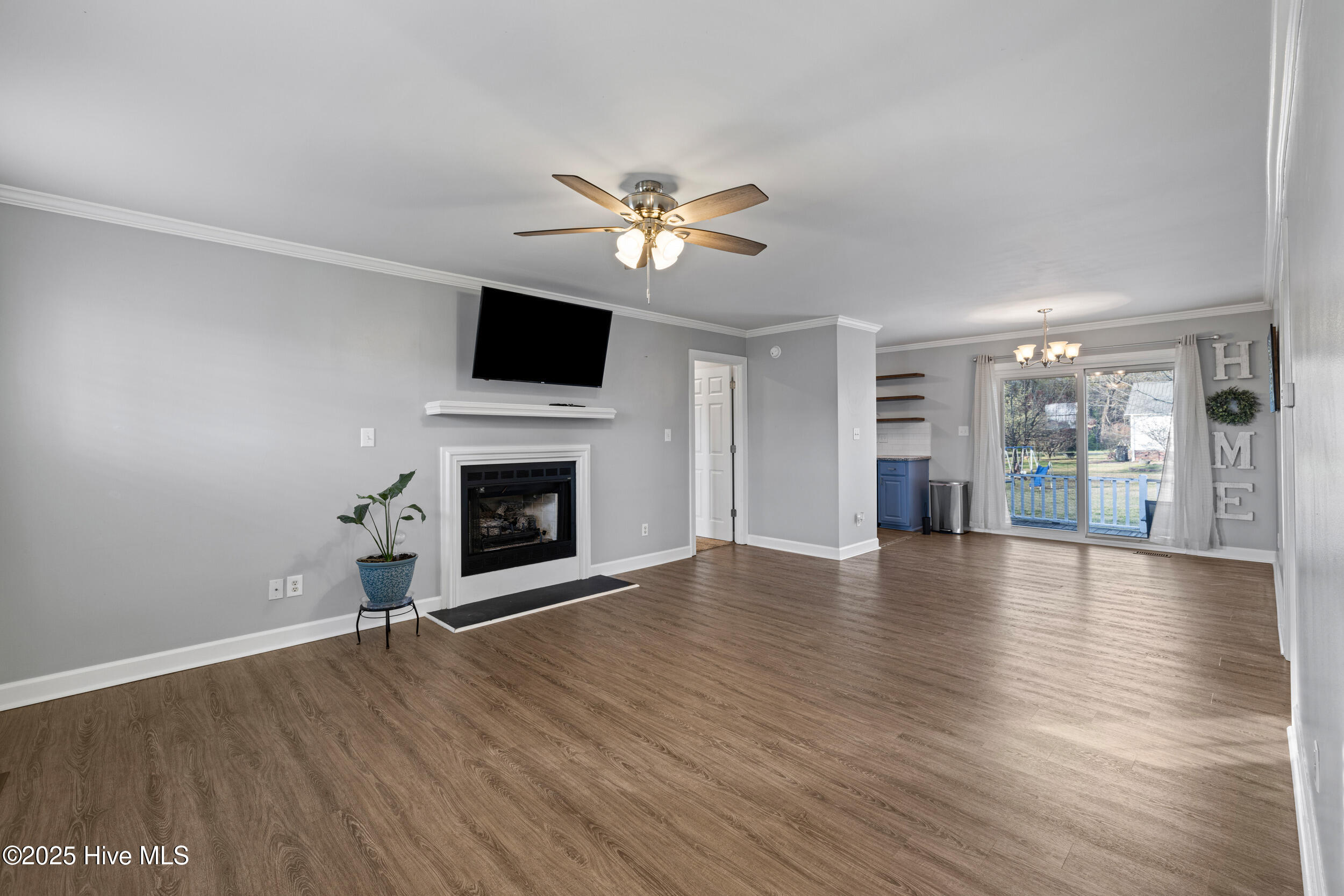 105 Olive Lane Mount Olive, NC 28365 - Photo 4 of 31 Living Dining combination