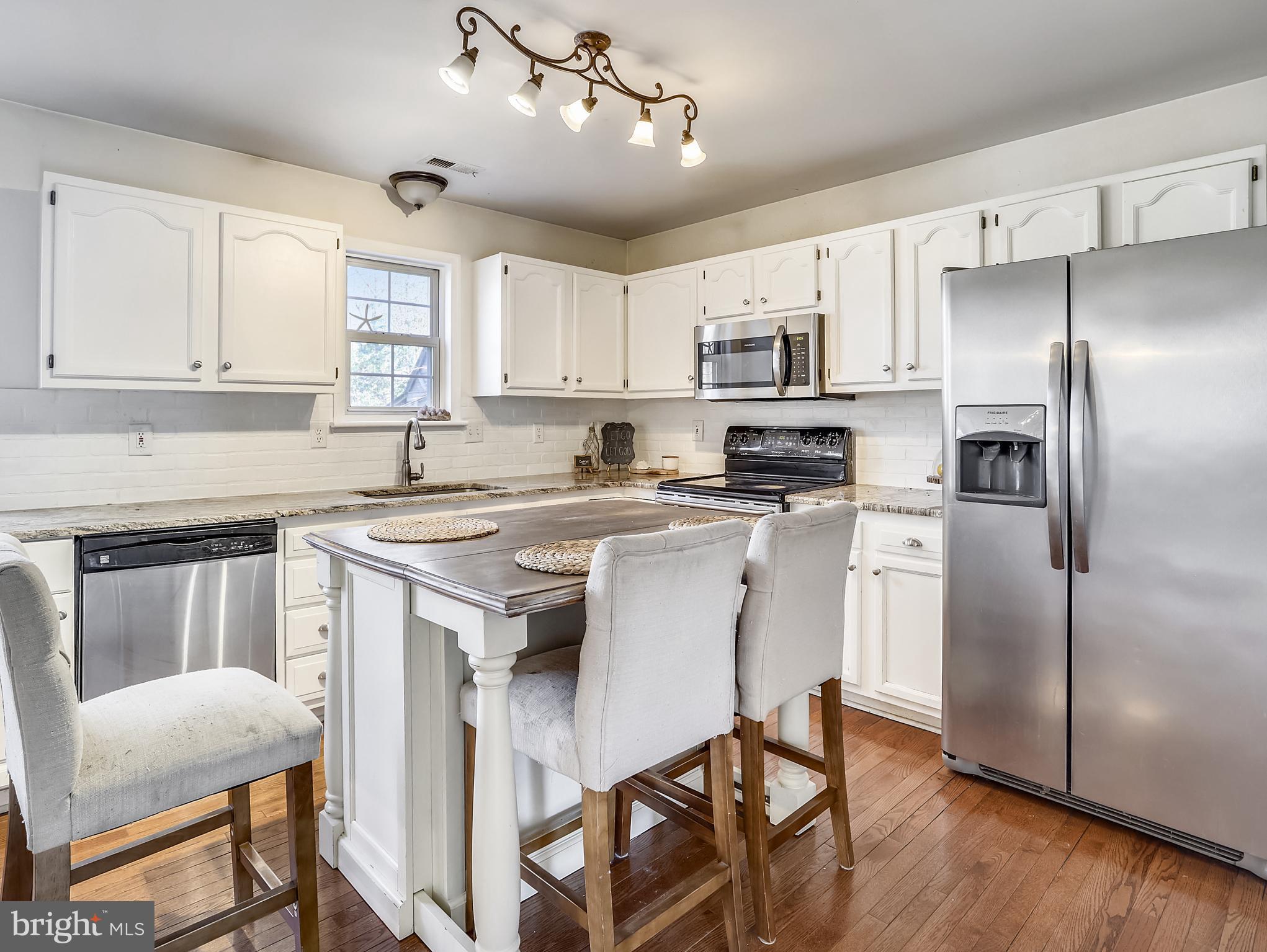 3613 Edgemont Street Edgewater, MD 21037 - Photo 2 of 62 Kitchen with stainless appliances