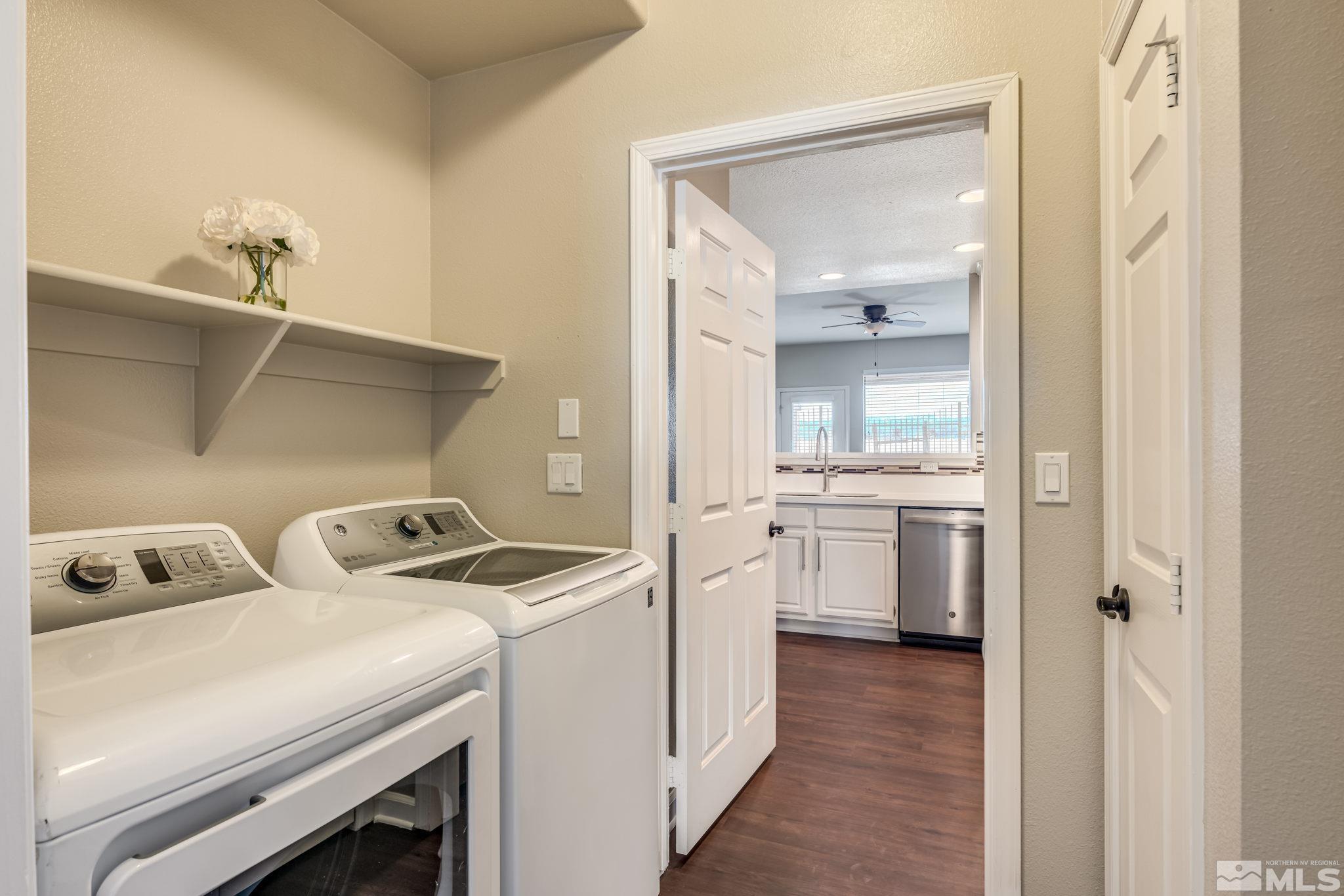 900 S Meadows, Unit 5313 Reno, NV 89521 - Photo 8 of 29 a utility room with dryer and washer