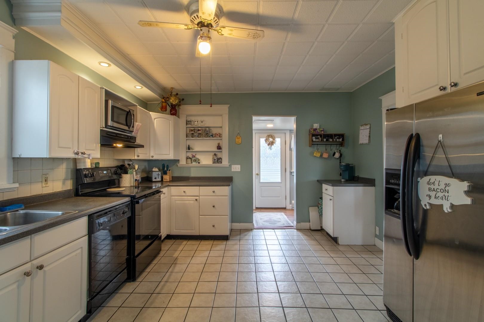 44 Taylor Street Newport, VT 05855 - Photo 4 of 36