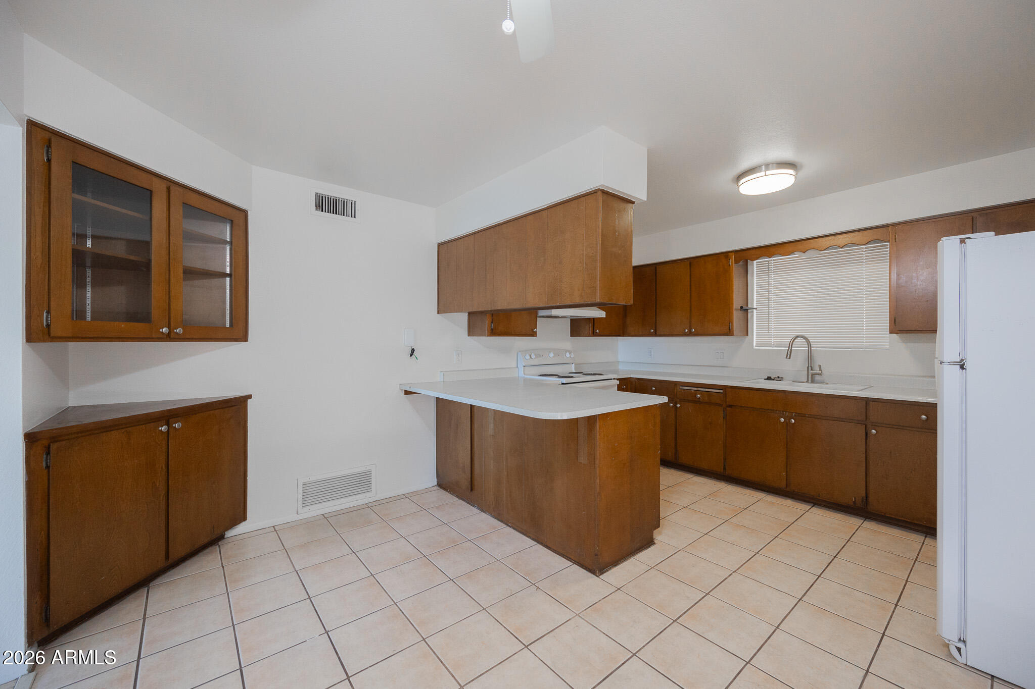 617 East Brown Road Mesa, AZ 85203 - Photo 8 of 25