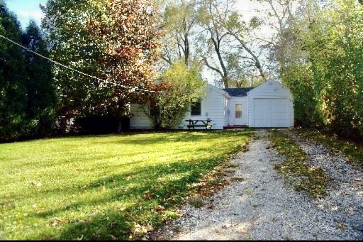 905 Rockland Road Lake Bluff, IL 60044 - Photo 12 of 16 a view of a house with a yard
