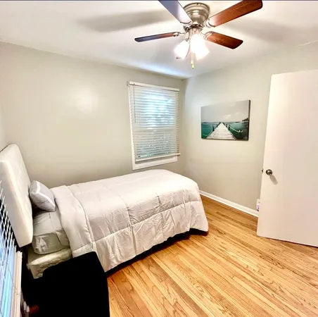 $350,000 | 905 Rockland Road, Lake Bluff, IL 60044
