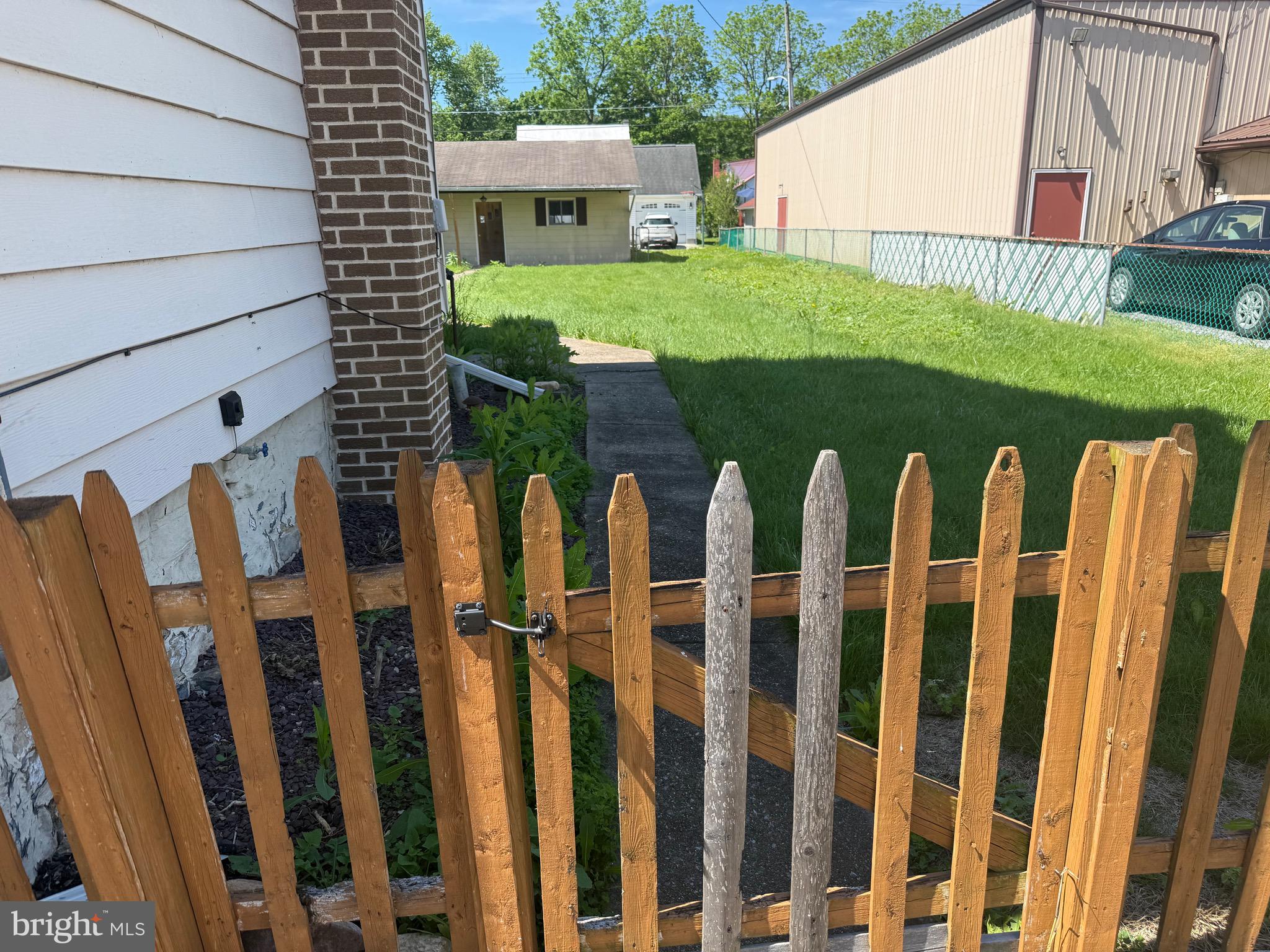 366 Ridgley Street Orbisonia, PA 17243 - Photo 5 of 80