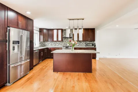 $529,000 | 1503 North Park Drive, Mount Prospect, IL 60056