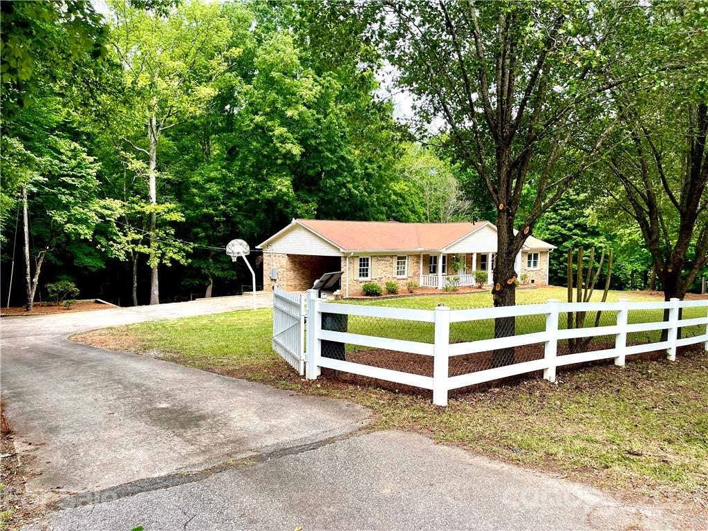 1237 State Rd S-29-180 Lancaster, SC 29720 - Photo 5 of 28 Gallery Image 5