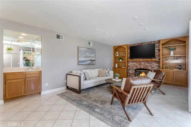 $949,000 | 29033 Shadow Valley Lane, Saugus, CA 91390