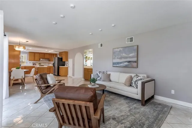 $949,000 | 29033 Shadow Valley Lane, Saugus, CA 91390