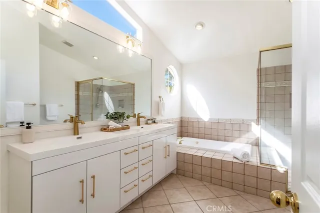 $949,000 | 29033 Shadow Valley Lane, Saugus, CA 91390