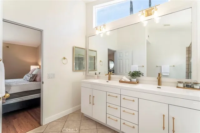 $949,000 | 29033 Shadow Valley Lane, Saugus, CA 91390