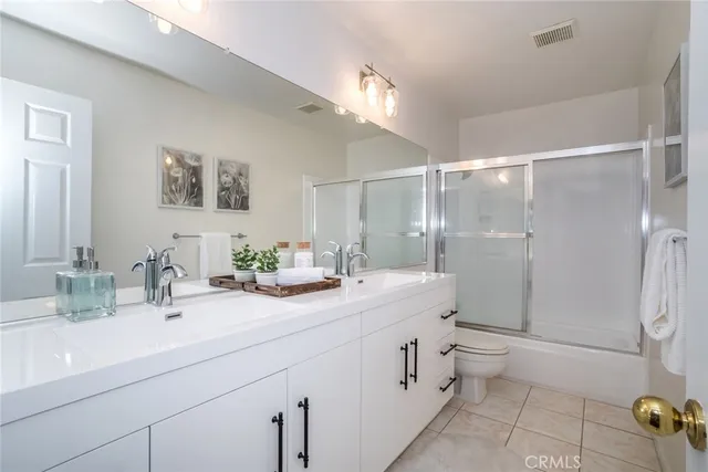 $949,000 | 29033 Shadow Valley Lane, Saugus, CA 91390