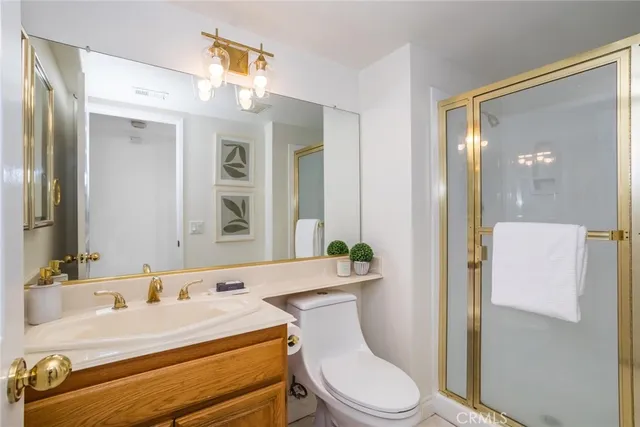 $949,000 | 29033 Shadow Valley Lane, Saugus, CA 91390