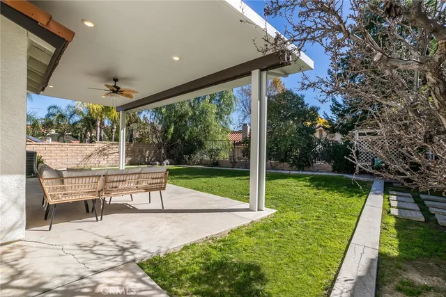 $949,000 | 29033 Shadow Valley Lane, Saugus, CA 91390