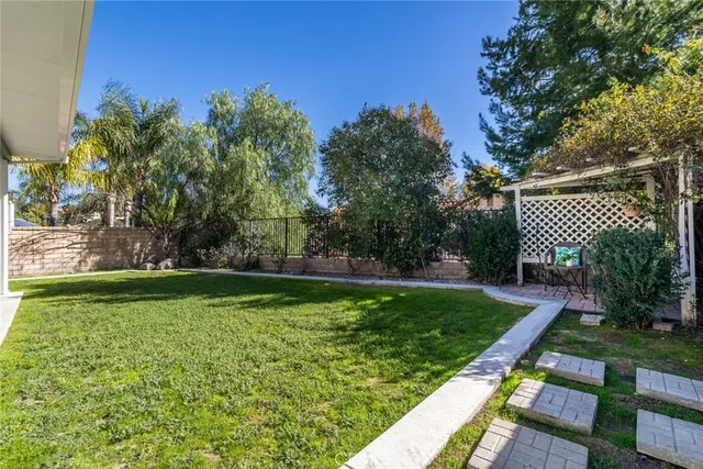 $949,000 | 29033 Shadow Valley Lane, Saugus, CA 91390