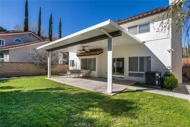 $949,000 | 29033 Shadow Valley Lane, Saugus, CA 91390