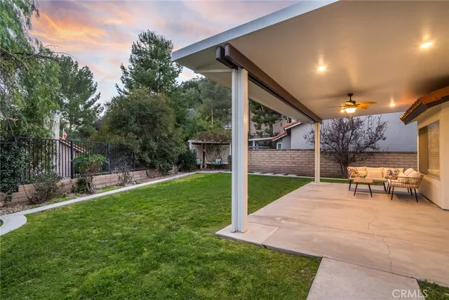 $949,000 | 29033 Shadow Valley Lane, Saugus, CA 91390