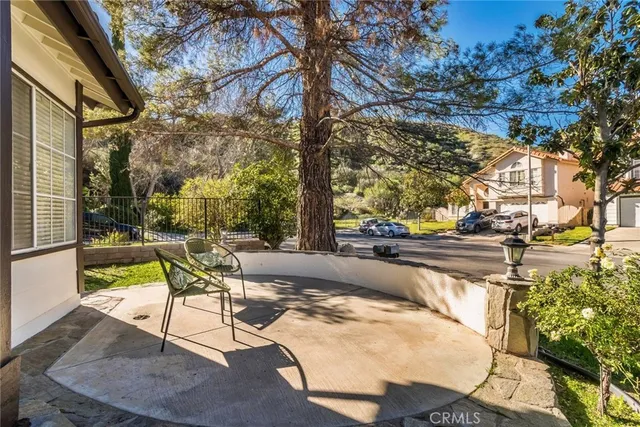 $949,000 | 29033 Shadow Valley Lane, Saugus, CA 91390