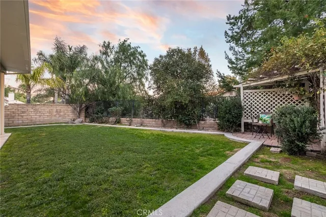 $949,000 | 29033 Shadow Valley Lane, Saugus, CA 91390