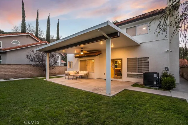 $949,000 | 29033 Shadow Valley Lane, Saugus, CA 91390