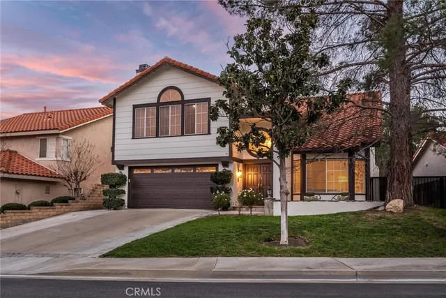 $949,000 | 29033 Shadow Valley Lane, Saugus, CA 91390