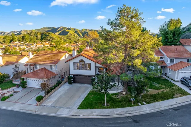 $949,000 | 29033 Shadow Valley Lane, Saugus, CA 91390