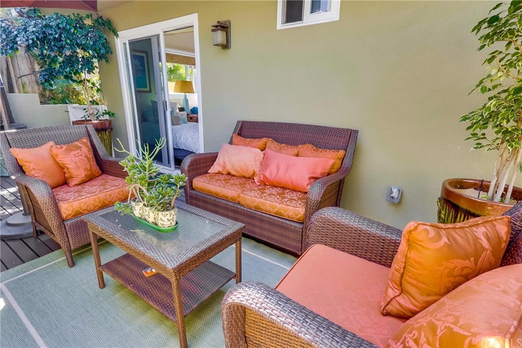 737 Griffith Way Laguna Beach, CA 92651 - Photo 11 of 38