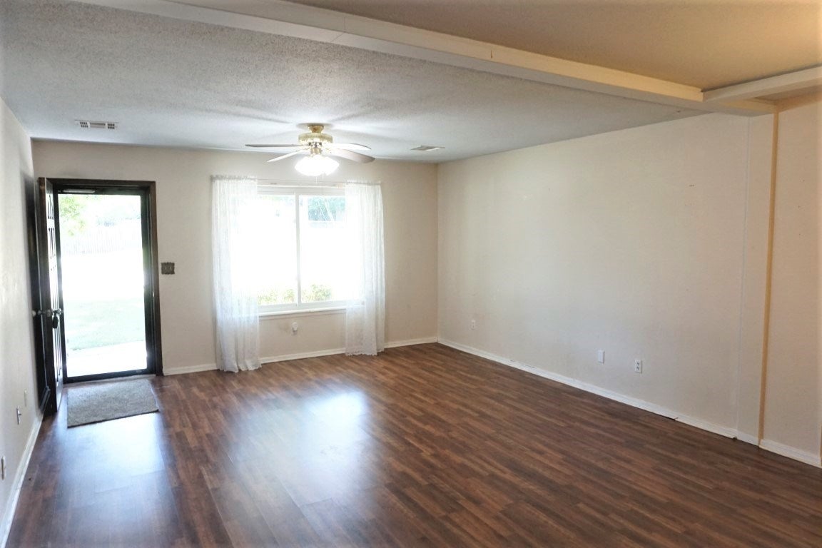 1107 Rose Terrace Perry, OK 73077 - Photo 5 of 28 Gallery Image 5