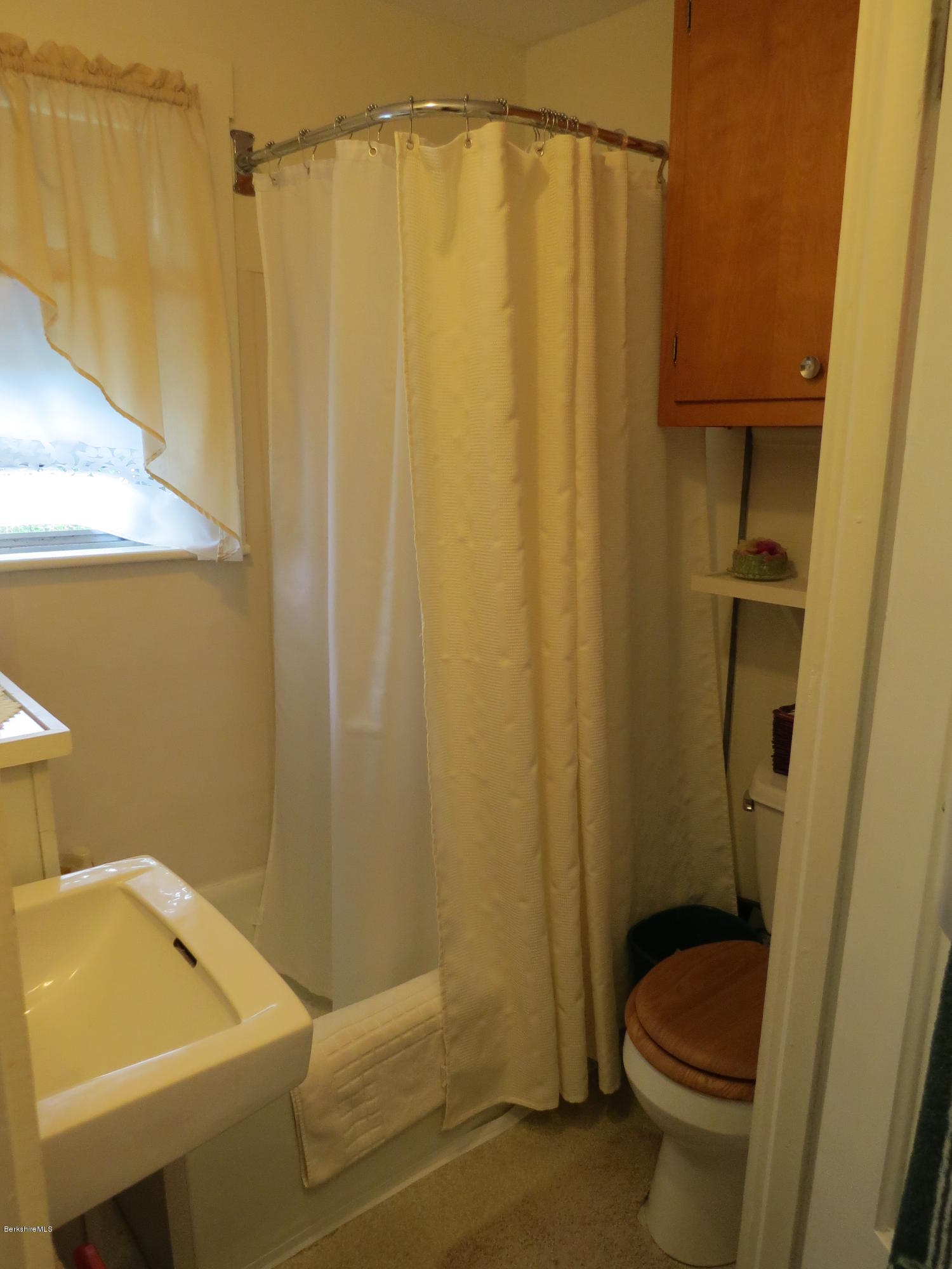 314-320 State Road North Adams, MA 01247 - Photo 44 of 72 Fourth Apt bath