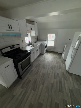 $1,900 | 172 Dekalb Avenue, Unit 2, Bridgeport, CT 06607