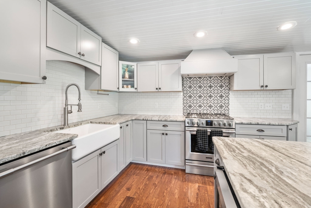 32 Pine Street Norton, MA 02766 - Photo 3 of 29